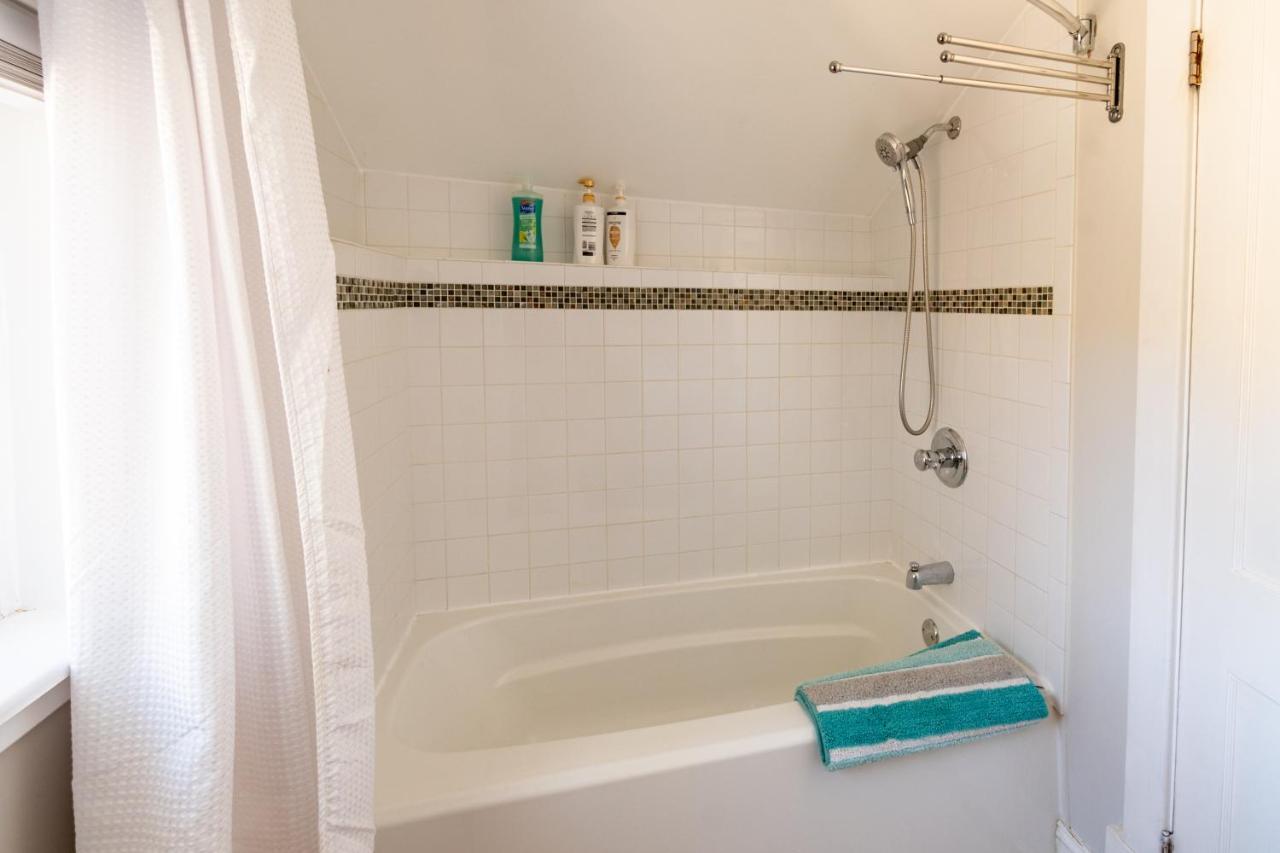 Contemporary 3-Bedroom Home With Balcony In Rva Richmond Bagian luar foto