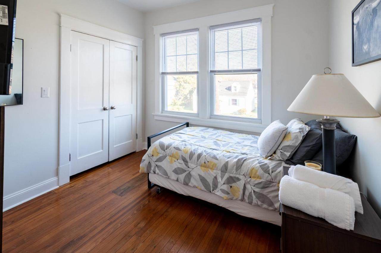 Contemporary 3-Bedroom Home With Balcony In Rva Richmond Bagian luar foto