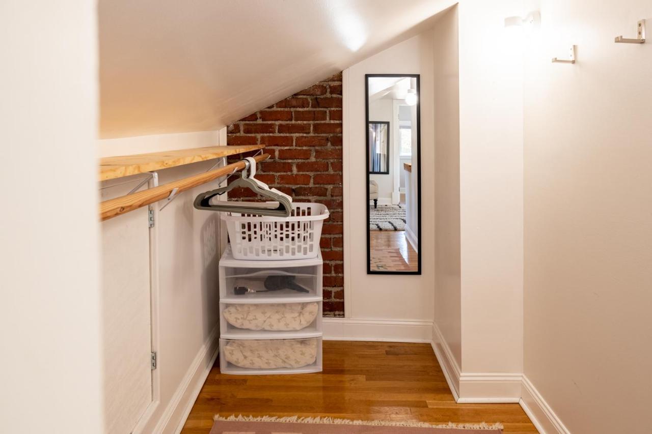 Contemporary 3-Bedroom Home With Balcony In Rva Richmond Bagian luar foto