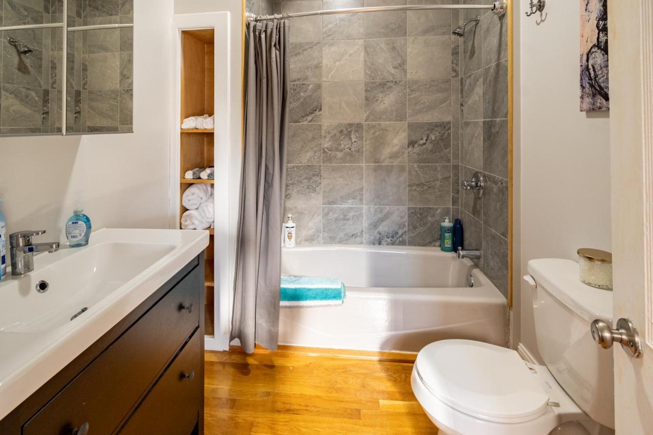 Contemporary 3-Bedroom Home With Balcony In Rva Richmond Bagian luar foto